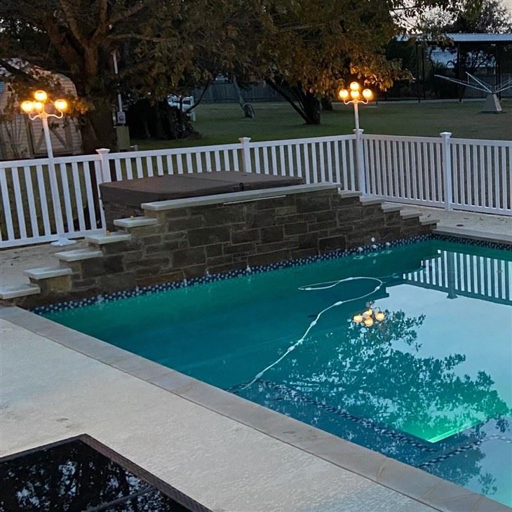 Vinyl High Picket Pool Fence high quality